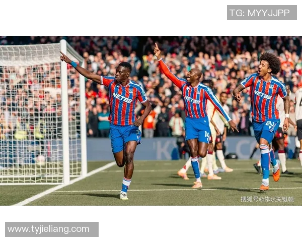 曼联与曼城阵容对比分析揭示两队实力差距与战术特点