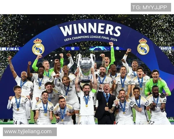 巅峰巴萨与米兰王朝的对决：足球历史上的传奇交锋与荣耀传承